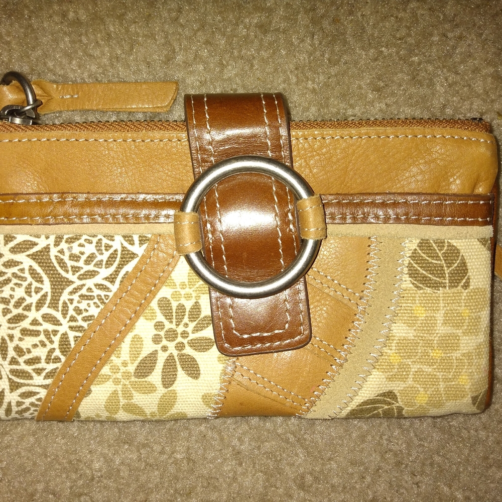 Woman's Fossil Wallet